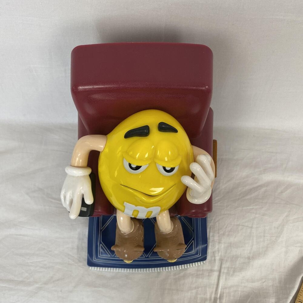 Vintage 1999 M&M's Yellow Candy Dispenser Recliner Chair Remote Couch Potato - Picture 4 of 14